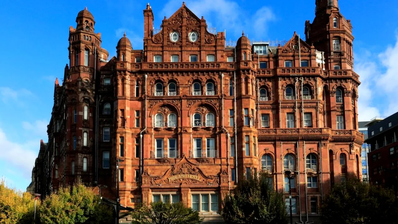 Drama din copilărie l-a ambiționat pe un bărbat. Cum a cumpărat HOTELUL din care a fost dat afară: „Am jurat că îl voi cumpăra într-o zi”