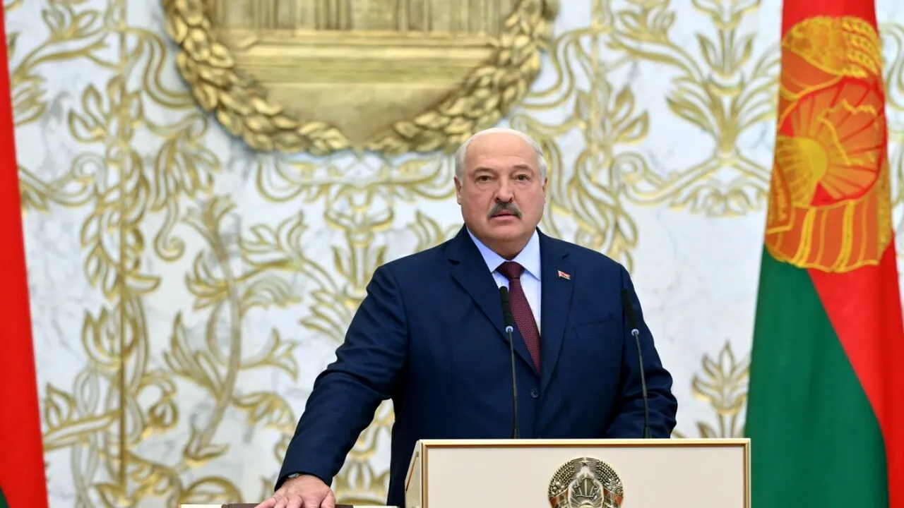 Aleksandr Lukașenko a fost învestit pentru al șaptelea mandat de PREȘEDINTE/ Liderul Belarusului a adus critici aspre la adresa opozanților