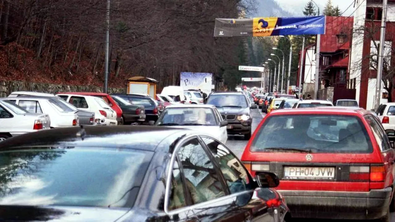 AGLOMERAȚIE PE DN1. Pe sensul către Brașov se circulă în coloană. Rutele recomandate de poliție