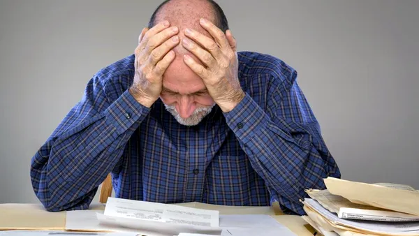 Germania, pe un butoi de pulbere. Guvernul vrea să crească vârsta de pensionare la 70 de ani și să taie veniturile