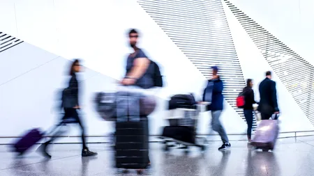 Un pasager a fost depistat în aeroport cu un craniu de om și alte rămășițe umane în bagaj. Șocant pentru ce le folosea