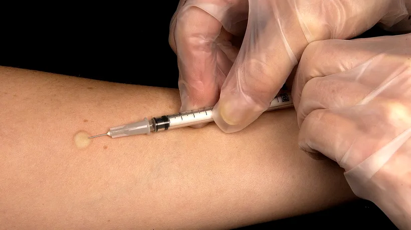 Câte persoane au fost vaccinate în România duminică, ziua de debut a campaniei de imunizare