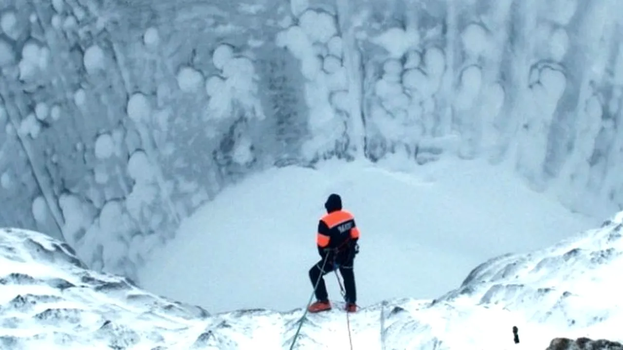 Cercetătorii americani au găsit explicația formării craterelor gigantice din Siberia