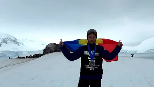 Pompierul care a dus drapelul ROMÂNIA 100 în Antarctica s-a întors acasă, după ce s-a clasat pe locul al doilea la ultramaratonul The Last Desert 