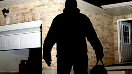 Jaf ca-n filme la Bacău. Hoții au furat darul de nuntă al unor tineri, 120.000 de euro și peste un kilogram de aur!