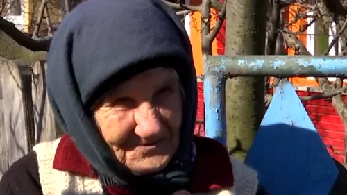 „Am 91 de ani. N-am crezut că mai trăiesc război”. O bătrână care și-a pierdut frații în cel de-al Doilea Război Mondial, le deschide casa refugiaților din Ucraina