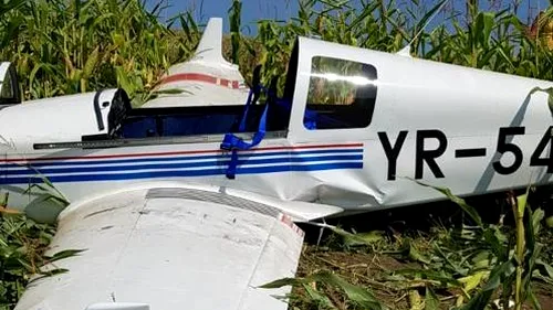 Un avion de mici dimensiuni a aterizat forțat în județul Mureș. Un  american a fost rănit