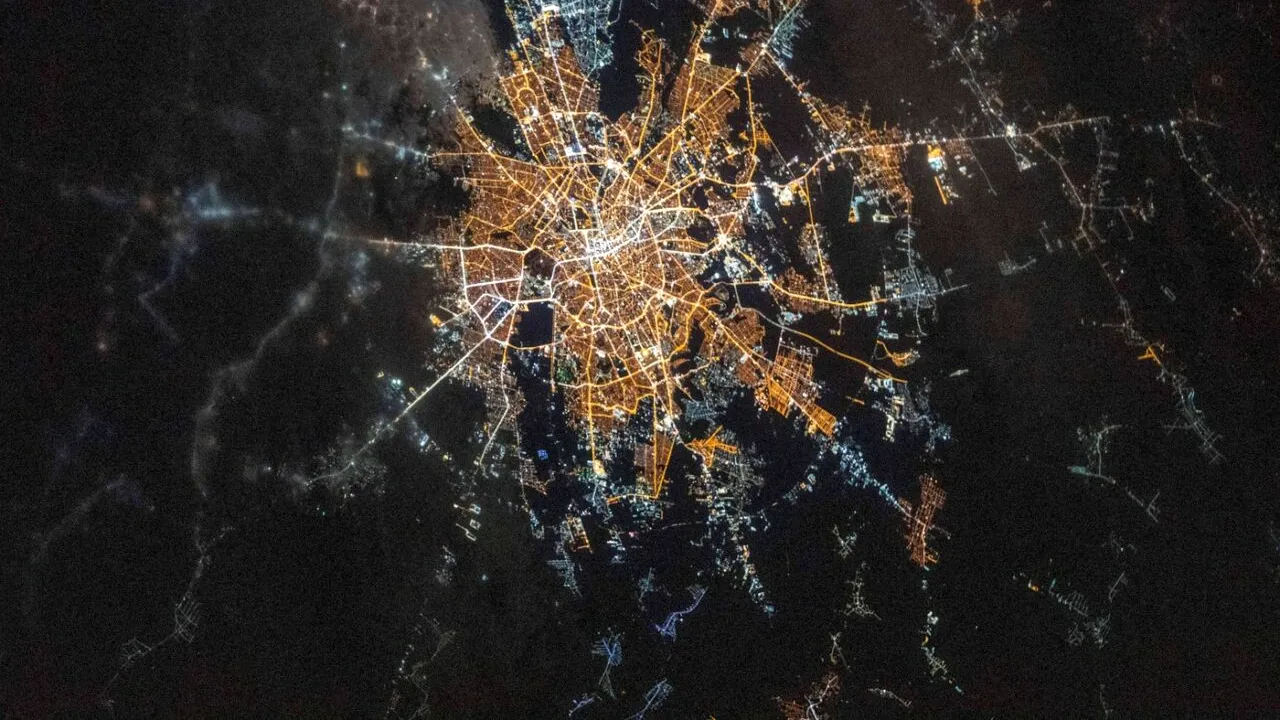 Consumul de energie în acest Paște, înregistrat la un minim istoric de la orele prânzului: 2500 MW. Hidroelectrica și-a redus injecția în sistem