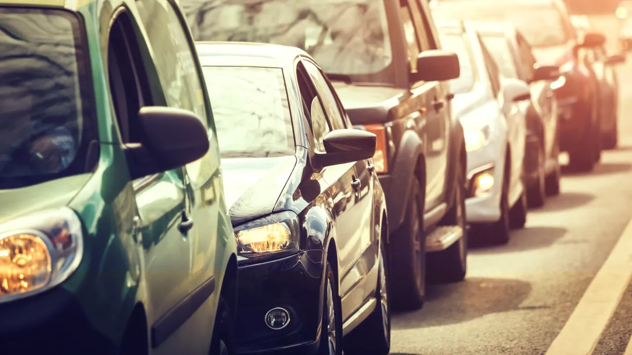 Codul Rutier 2025 | În ce situații poate fi anulat permisul de conducere. Ce se întâmplă dacă a trecut o perioadă lungă de când n-ai mai condus