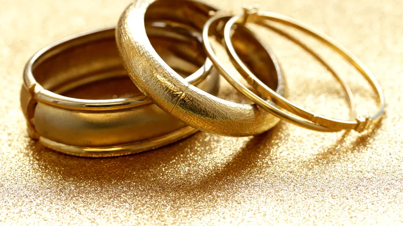 Cum să-ți cureți bijuteriile din aur ACASĂ. Cele mai bune metode pentru salvarea obiectelor prețioase