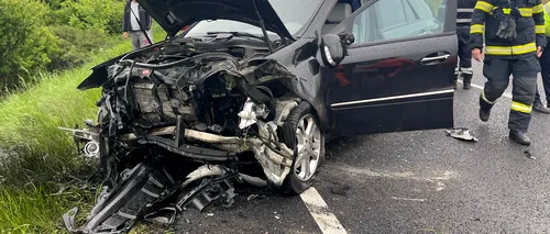 VIDEO | Accident mortal în Argeș. Un șofer a murit pe loc după ce un altul a pătruns cu autoturismul pe contrasens și s-a izbit de mașina sa