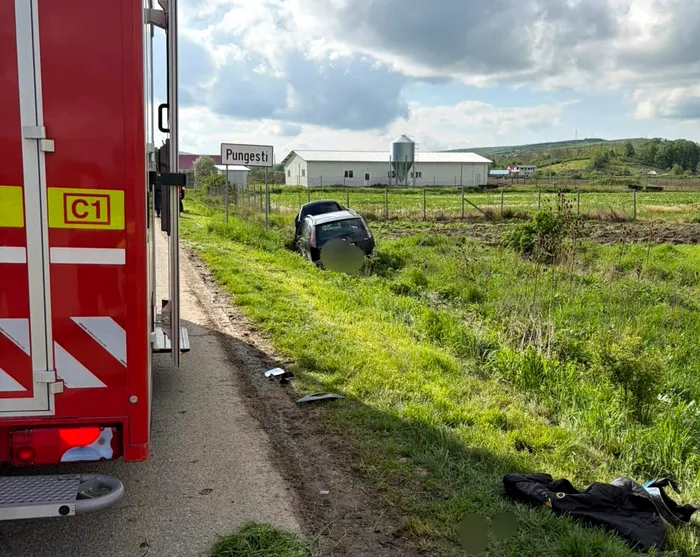 Accident în județul Vaslui: un motociclist de 83 de ani a fost rănit, după ce s-a izbit de un autoturism
