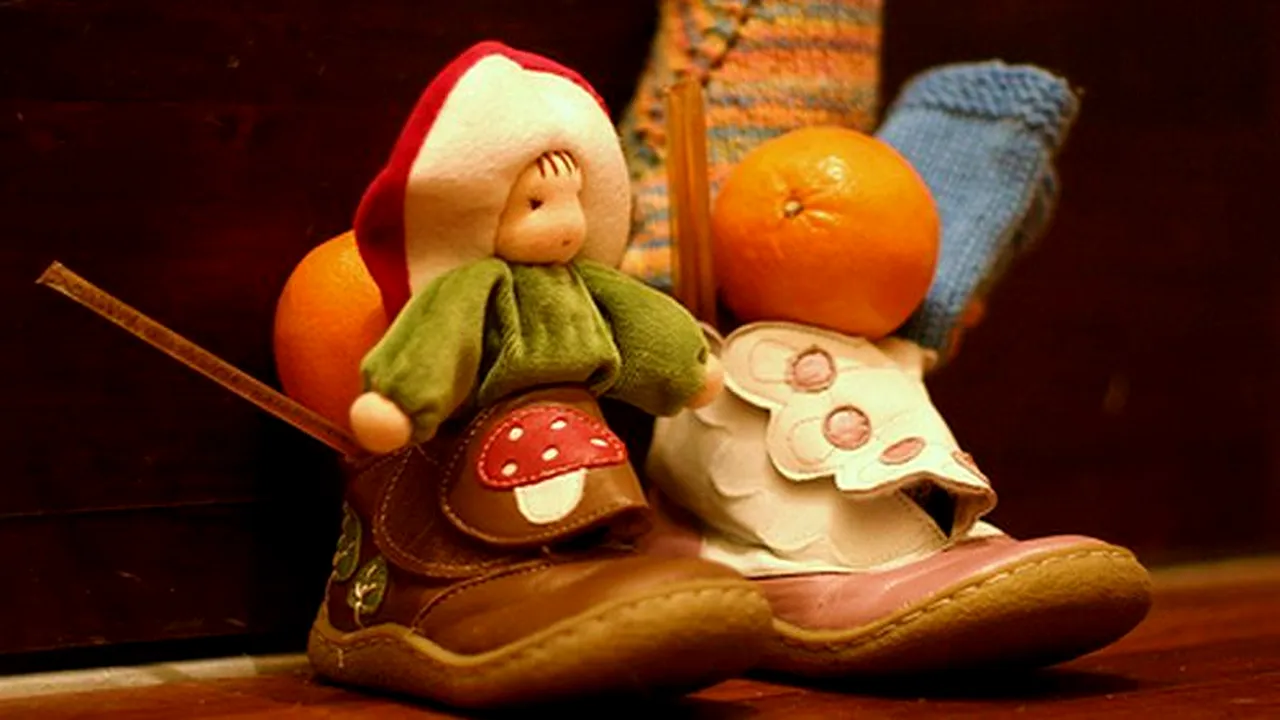 CADOURI MOȘ NICOLAE. Mai multe magazine au anunțat reduceri cu ocazia Moș Nicolae: eMag, Altex, Domo, Auchan