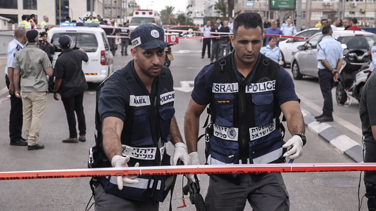 Cum l-a ascuns din greșeală un polițist israelian pe unul din teroriștii de la Tel Aviv