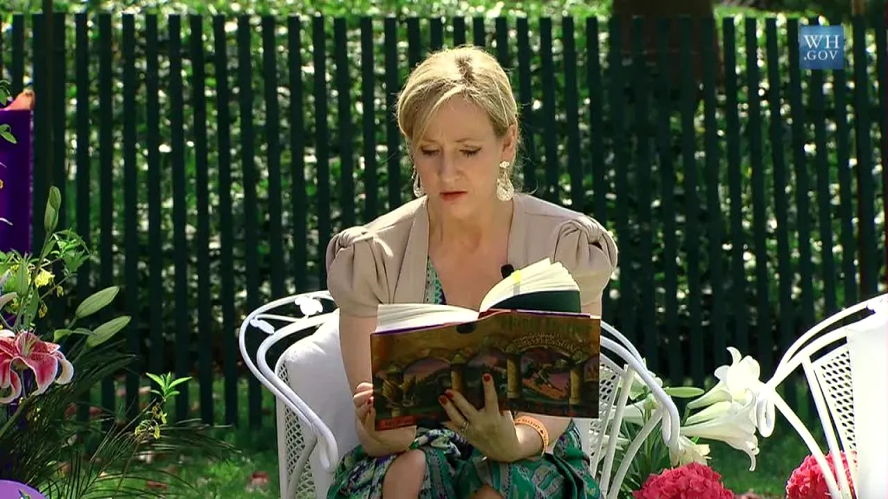 CARTE. Ce surpriză le pregătește copiilor scriitoarea J.K. Rowling. „Mama” lui Harry Potter dă lovitura cu asta!