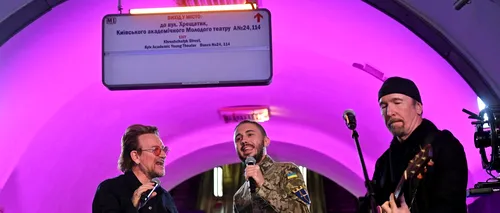 Bono, concert-surpriză la metroul din Kiev. Artistul a răspuns invitației președintelui Volodimir Zelenski (FOTO, VIDEO)