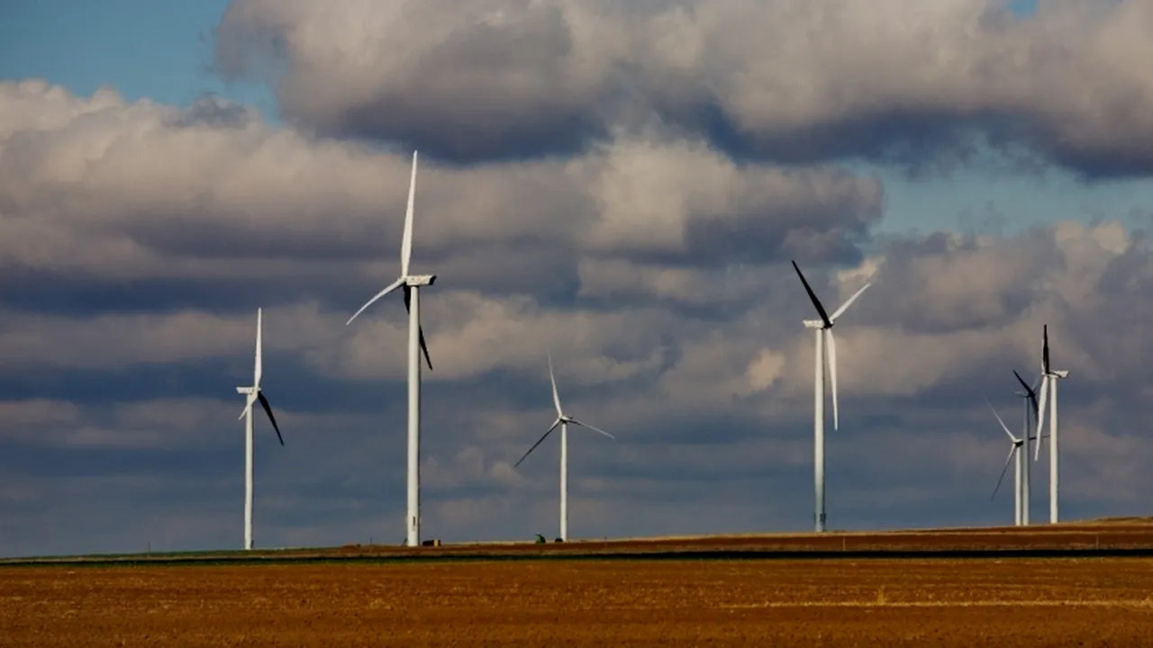 Distribuitorii de energie din Bulgaria riscă falimentul din cauza scăderii prețului electricității