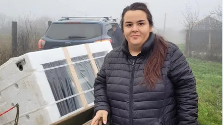 Tânăra care gătește sute de porții de mâncare pentru copii și bătrâni. Ce a împins-o să facă un asemenea gest