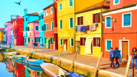 Locuitorii celui mai frumos oraș din Europa nu mai vor să primească turiști