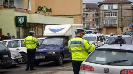 Toți polițiștii rutieri din Reghin, REȚINUȚI