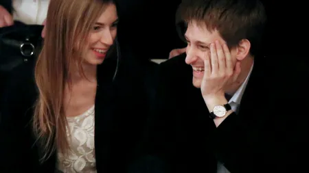 Modelul de telefon pe care Edward Snowden nu-l folosește NICIODATĂ „din motive de securitate