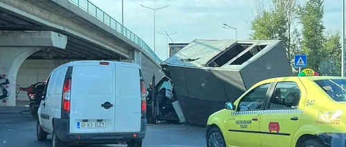 Accident pe Splaiul Unirii din București. Traficul a fost restricționat | VIDEO