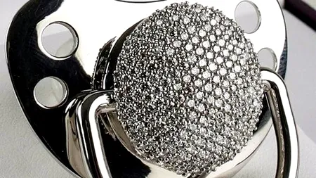 N-ai ce să faci cu banii? Iată 10 lucruri absurd de scumpe. De la suzeta cu diamante la prezervativul Louis Vuitton