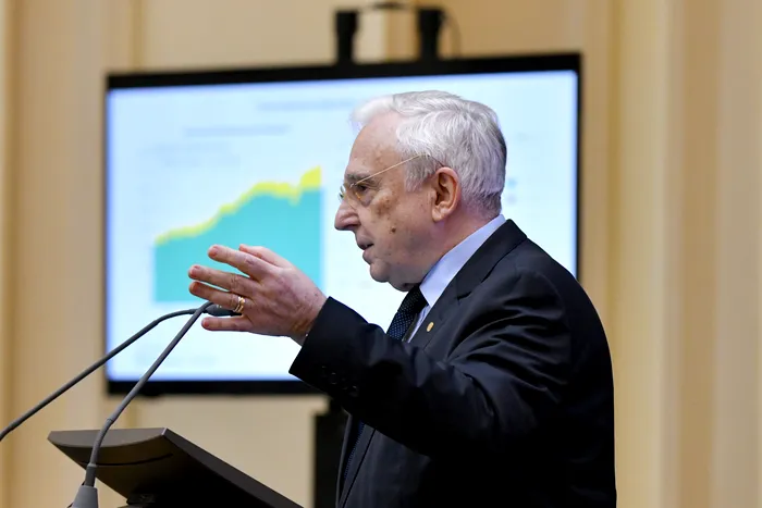 Mugur Isărescu explică de ce este necesar cât mai repede un Guvern „Nu putem să ne descurcăm singuri”