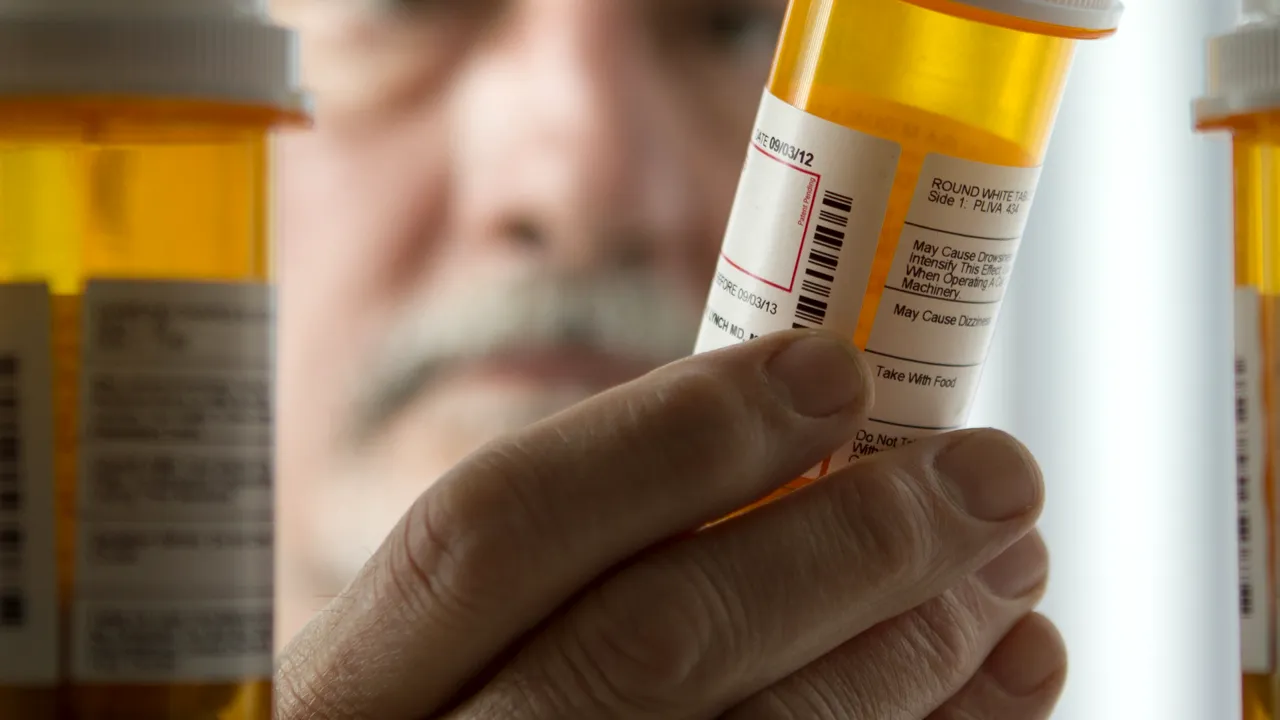 Un bărbat de 49 de ani Vatra Dornei, care suferă din dragoste, a încercat să sinucidă cu clor și Diazepam