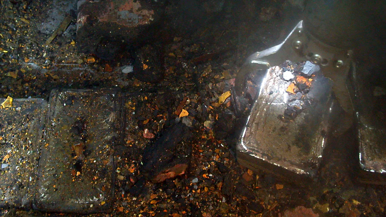 De pe epava unui vas britanic aflat peste 5.000 de metri adâncime a fost recuperată o comoară