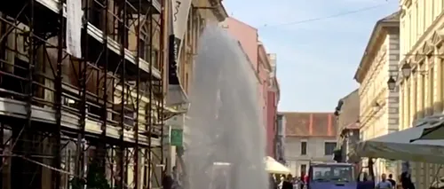 Imagini spectaculoase la Timișoara după ce o mașină a lovit un hidrant