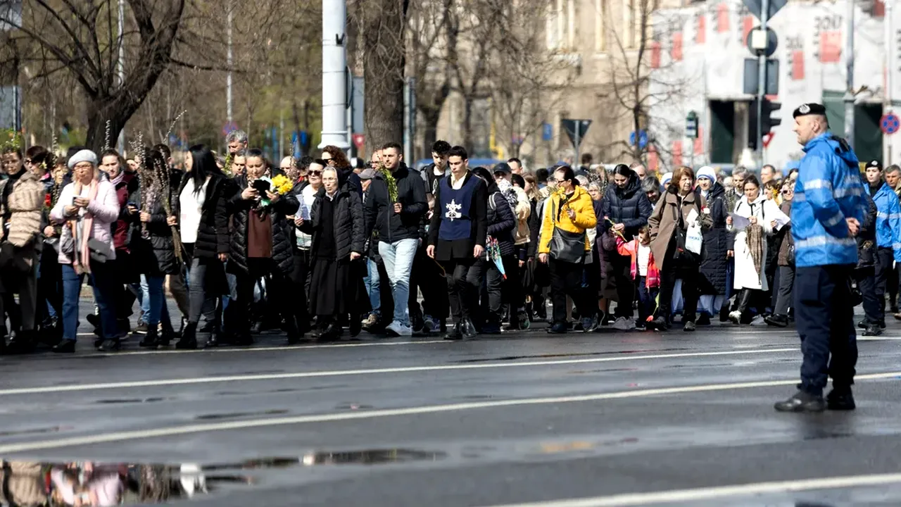 Restricții de circulație în București de Florii. Vor avea loc două mari procesiuni religioase