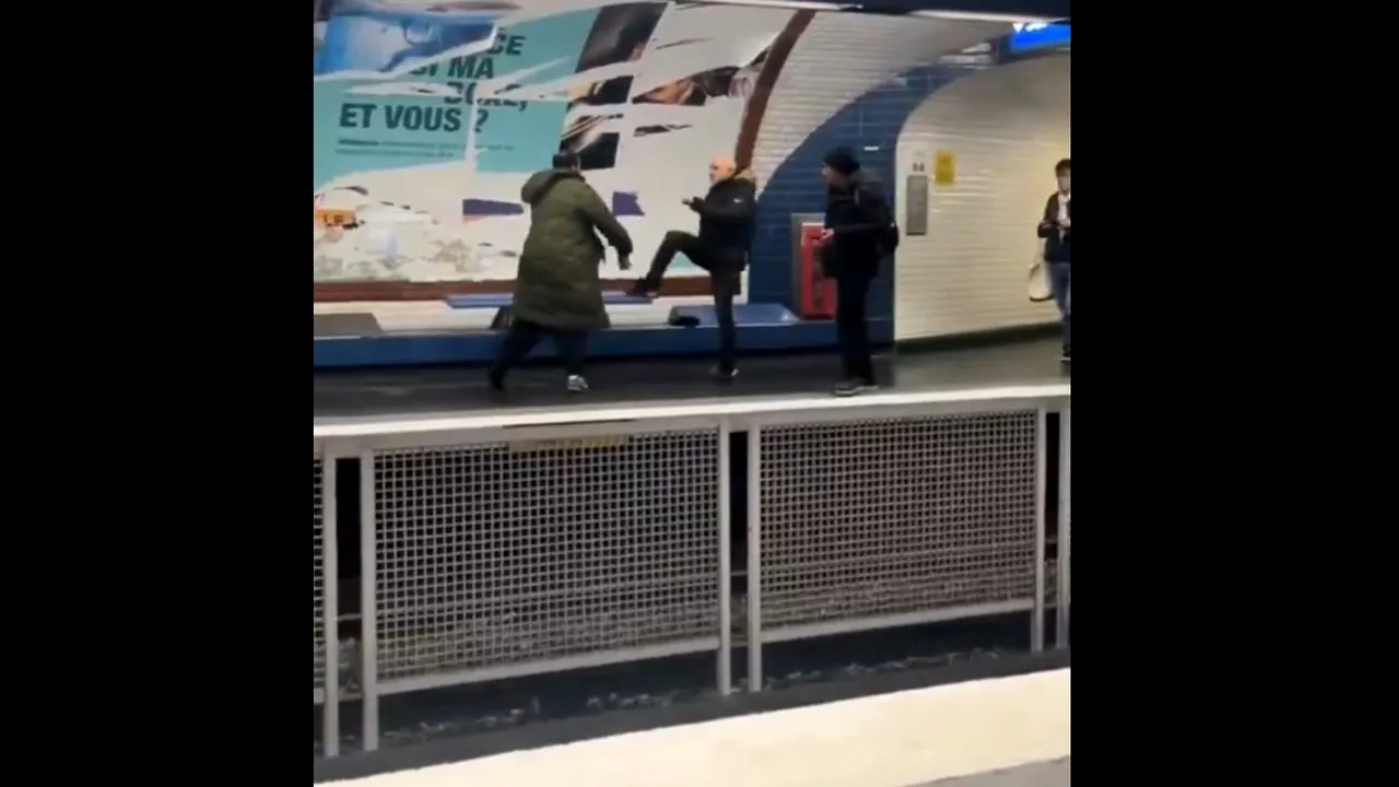 Bătaie la metroul din Paris, viralizată pe Internet: peste 1 milion de vizualizări pe X, în 24 de ore
