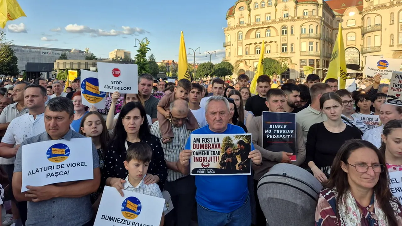 Sute de oameni protestează la Oradea pentru susținerea lui Viorel Pașca, patronul azilelor groazei din Bihor: „DIICOT, rușine!”
