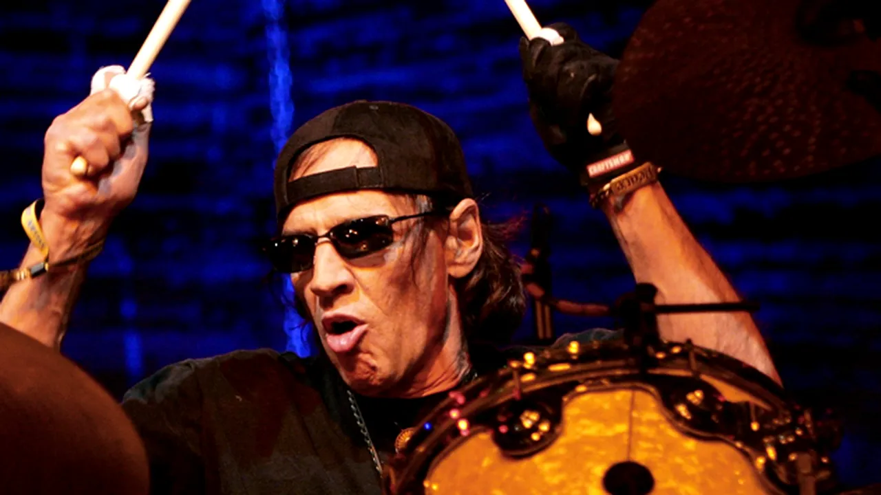 Scott Asheton, toboșarul trupei The Stooges, a murit la vârsta de 64 de ani