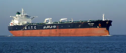 Lovitură puternică pentru Iran. Cea mai mare navă a marinei a luat foc și s-a scufundat în Golful Oman