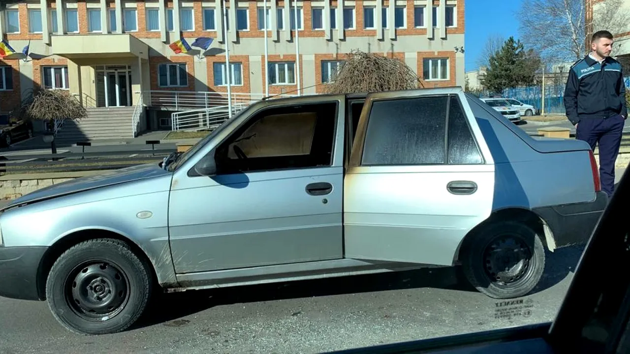 Un șofer şi-a dat foc la maşină, după ce i-a fost reţinut permisul de conducere