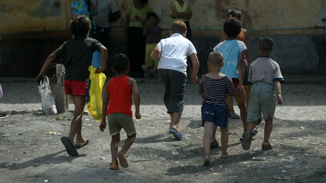 Corlățean: 40.000 de copii au apelat la beneficii sociale în Marea Britanie în 2012, doar 324 români