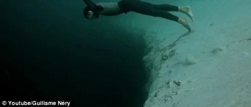 Salt în abis. Imagini spectacoloase din cea mai mare peștere subacvatică