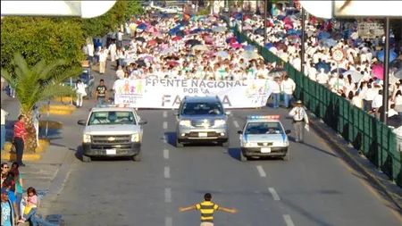 Imaginea care a impresionat o lume întreagă. De ce a încercat acest copil de 12 ani să oprească 11.000 de oameni