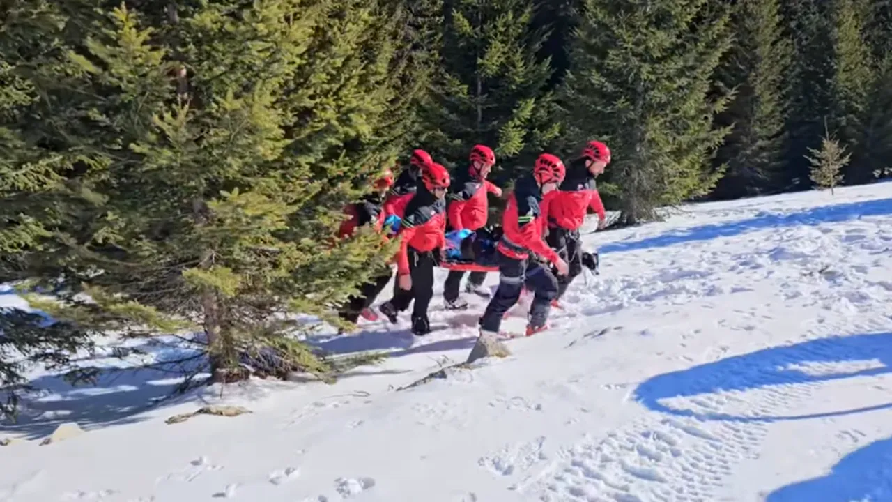 Zi de foc pentru salvamontiștii din România: 40 de apeluri de urgență, un mort