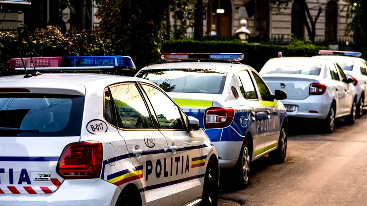 Doi adolescenţi din Prahova au fost reţinuţi de poliţişti pentru viol. Aceștia sunt acuzaţi că au batjocorit o fată de 14 ani