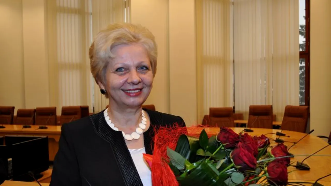 Doina Pană, ministru delegat pentru Dialog Social în GUVERNUL PONTA II, lucrează de 30 de ani în învățământ