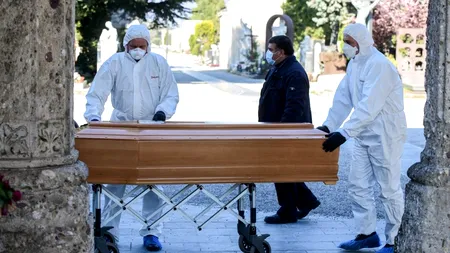 SCENE TERIFIANTE ÎN ITALIA: Cadavre pe liste de așteptare pentru înmormântări. Crematoriile funcționează 24 din 24 de ore