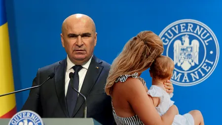 INDEMNIZAȚIILE pentru creșterea copilului, mai mici cu până la 850 de lei. Părinții acuză Guvernul Bolojan: „Ne-au lovit pe noi, cei mai vulnerabili”