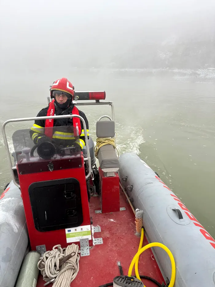 Un marinar de 36 de ani a dispărut pe Dunăre. Mai multe echipaje de salvare îl caută pe bărbat