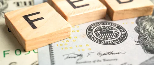 Fed menține nivelul dobânzilor și va ajusta politica monetară în funcție de riscuri și de impactul asupra activităților economice