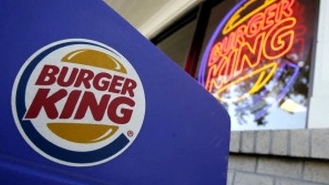Un angajat Burger King s-a pozat într-o ipostază dezgustătoare în restaurant