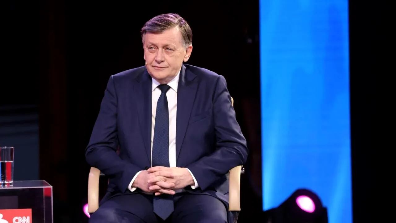 Crin Antonescu spune cine ar trebui să fie numit premier: ”Mi se pare că Nazare e singura soluție”