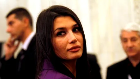 Fotografie inedită a Elenei Băsescu. Cum a pozat alături de sora sa